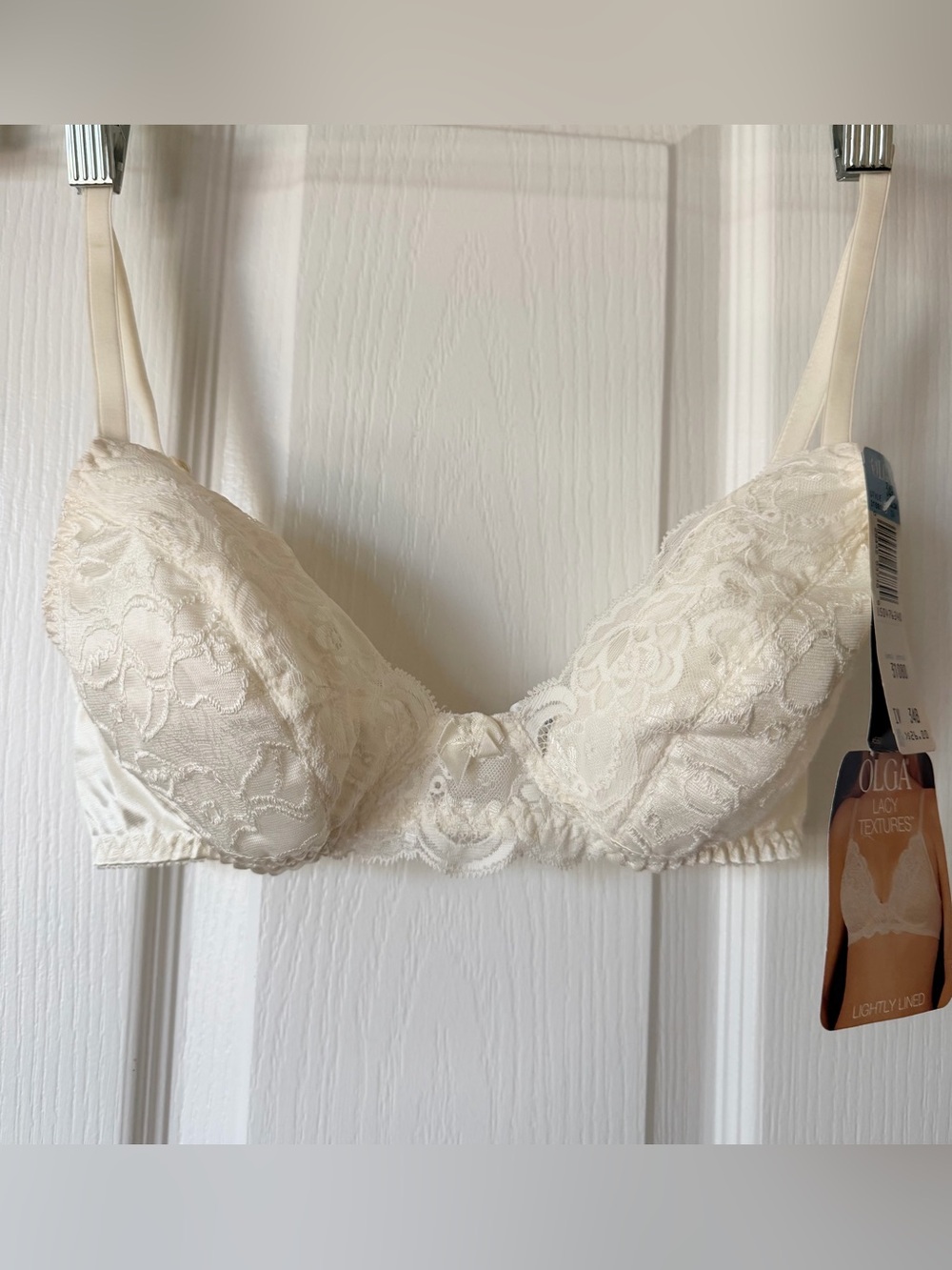 Olga Floral Lace Underwire Bra in Ivory Cream
